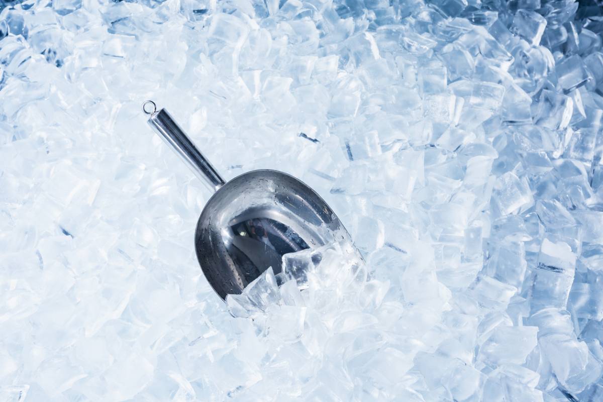 concept of how to save energy on ice makers